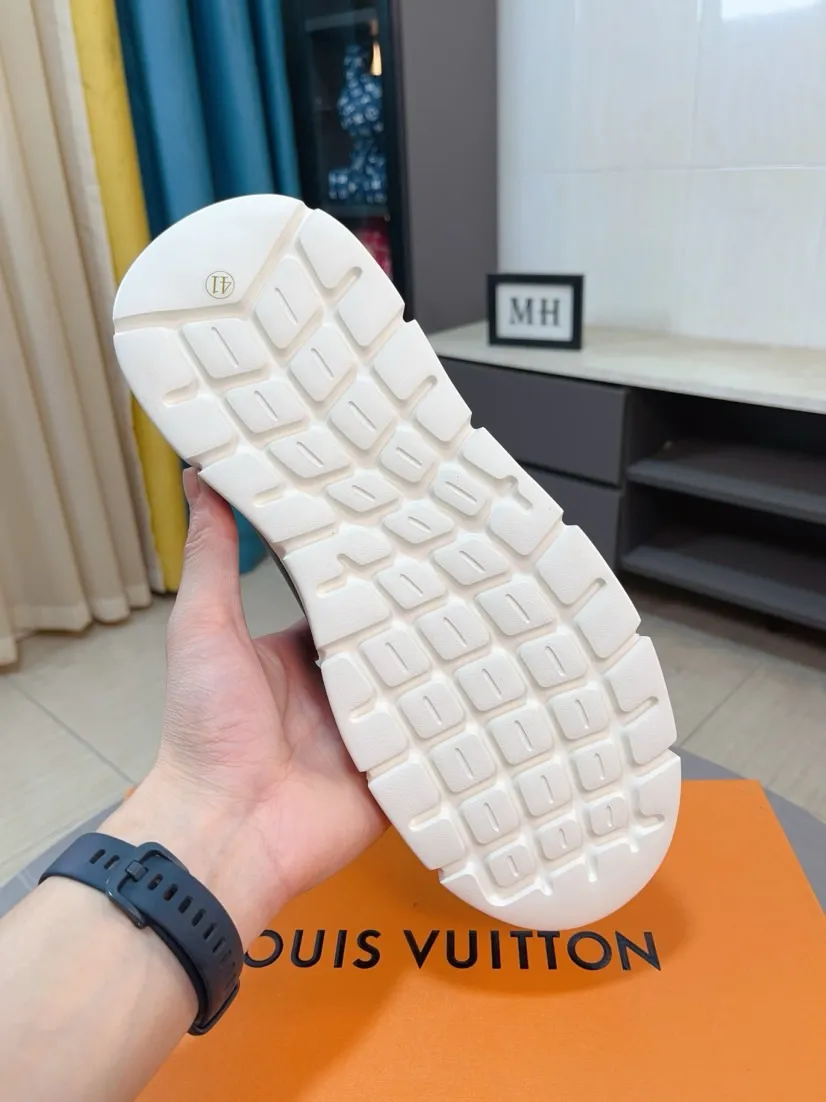Men's shoes 💰440🌹🌹GUCCI [Gucci] New high-top men's shoes, a high-end brand, the latest fashionable casual men's shoes, trendy and versatile, relaxed and sporty style, uppers imported from Italy, first-layer cowhide, genuine leather lining, and ultra-fine workmanship. Original personalized fashionable rubber wear-resistant outsole, light and comfortable on the foot, size 38-44